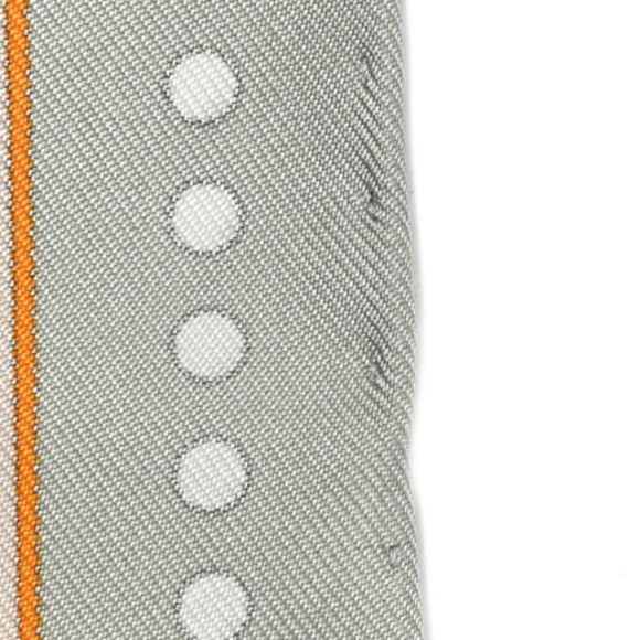 Hermes
Silk Carre Grand Tralala
Scarf 45 Vert Amande
Beige Bleu - Picture 11 of 12